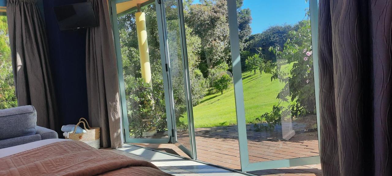 The Quarters Ocean-View Chalet Gisborne Exterior photo